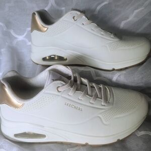 Skechers Street Shimmer Away UNO Gen 1. Women's 7.5. Brand New